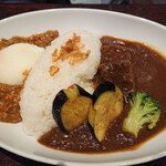 咖喱＆カレーパン 天馬 - ビーフカレーとキーマカレー  ごはんの量普通