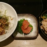博多もつ鍋おおやま - 右端が、牛すもつ。コリコリと面白い食感です