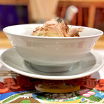 人類みな麺類 - 年越 白 正面から