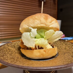 酒肴 新屋敷 - アジフライバーガー