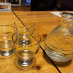 酒肴 新屋敷 - 飲み放題の日本酒。銘柄は忘れた