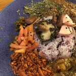 カレー独歩ちゃん - 手前のココナッツHOTが逸品‼︎