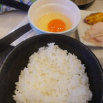 人生夢路 徳麺 - 卵かけご飯