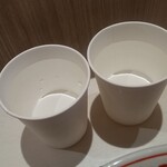 中華そば カドヤ食堂 - フードコートは、お冷は2個用意します(笑)