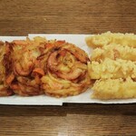 ディオ - かき揚げ天4枚､海老天4尾 を並べました(2020.12.31)