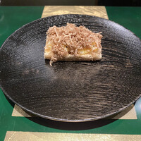 野嵯和 - サクッとトーストしたパンの上に
                      エシレバターと白トリュフ