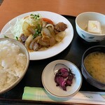 リベルテ - 牛ロース焼肉定食ご飯大盛り