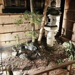 韓国食堂 入ル - 中庭