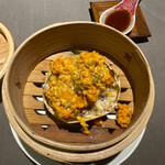 茶禅華 - 雄雌の蟹身、内子、白子を合わせた蒸し上海蟹