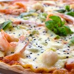 Seafood luxury pizza / Thick-sliced bacon and mozzarella pizza