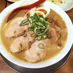 金町製麺 - スペシャル豚骨ラーメン