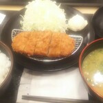 松のや - ワタクシのロースカツ定食・豚汁で