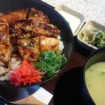 串焼き もんじろう - 丼＆スープ＆漬物＆トロロ