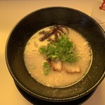 博多とんこつ とん龍 - 料理写真:こってりとんこつ