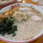 Ufu shin - 背脂生姜ワンタン麺