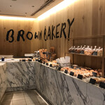 BROWN BAKERY CAFE BAR - パンの種類多いです