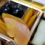 馳走 啐啄一十  - 01)大玉丹羽黒大豆(兵庫県丹波篠山産)
      (02)自家製唐墨(長崎県平戸産)