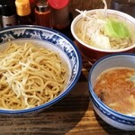 Menya Taruza - えび味噌つけ麺、やさい