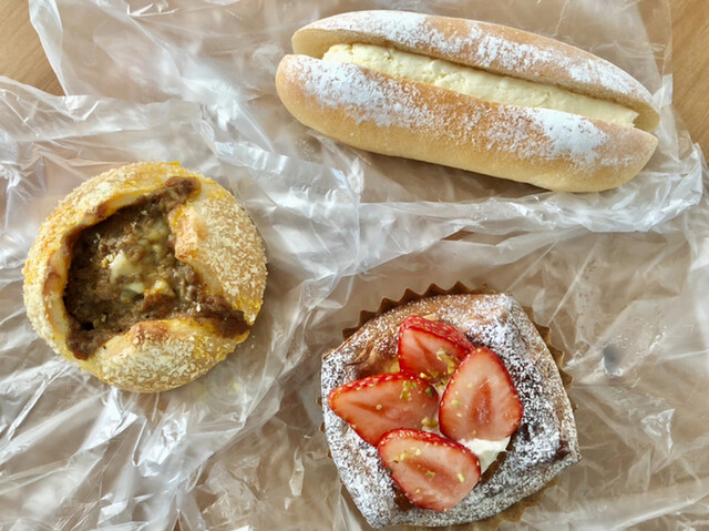 やま市パン商店 助信 パン 食べログ