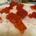 IYONADA MONOGATARI - JAさんから久万高原の清流米のプレゼントがありました(10.11月限定)おこげができるように炊いて、筋子を載っけていただきました。えらく美味しいお米です。