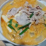 台湾料理 百味鮮 - たっぷり豆腐の豚肉鍋☆