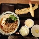 手打うどん いわしや - 肉ぶっかけと天ぷら