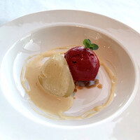 ブラッスリー ポール・ボキューズ 大丸東京 - 洋梨のコンポートとフランボワーズのソルベ