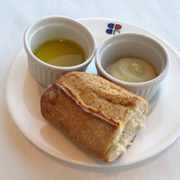 ブラッスリー ポール・ボキューズ 大丸東京 - バゲット