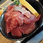 Tuna & Oyster Bar - 次郎の天然生まぐろ丼特上（大盛り）