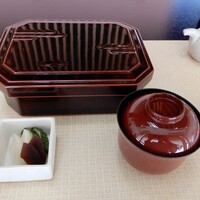 天然うなぎ しま村 - 本日いただいたのは”お重箱「特上」\6,050”です。茶碗蒸し、肝吸、香の物が付いてきます。