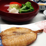 ねぶた温泉 輪島 海游 能登の庄 - 朝食　河豚の干物と温野菜