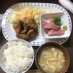 居喰処 光 - 2021/01/02
      本日の日替り 唐揚げ定食 中トロ刺身付 500円