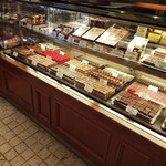オーボンヴュータン - ショコラコーナー。