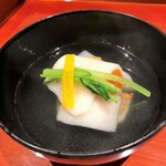 銀座 しのはら - お椀：お餅、自家製カラスミ、甘鯛