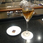 ル・ショコラ・アラン・デュカス - シャンパーニュ と 試食チョコ