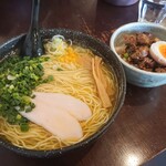 麺や いつき - 鶏塩ラ～メン 850円、大盛 100円、まかないごはん 300円(税込)