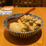 肉豆冨とレモンサワー 大衆食堂 安べゑ - 肉豆腐(黒、煮玉子入り)