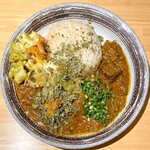 吉田カレー  - ビーフカレー・キャベツの中華アチャール・カスリメティ