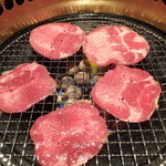 Yakiniku Den - 特上タンねぎ焼：590円