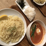 ソファリ - トマトクリームつけナポリタン 930円