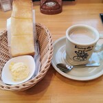 コメダ珈琲店 - B：トースト、手作りたまごペースト＆カフェオーレ