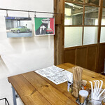 麺謹製3L's - テーブル席