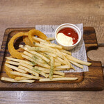 GRILL & BAR うしすけ - オニオン・リング＆フレンチ・フライ