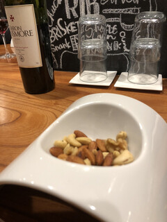Wine Sakaba LONGING HOUSE Karuizawa - Mixed Nuts Charge, JPY 440