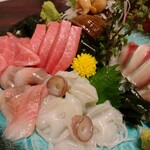 江戸政寿司 - お勧めの刺身の盛り合わせ