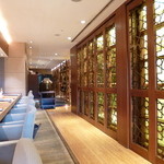 九州の旬 博多廊 - 店内から入口付近を・・・♪