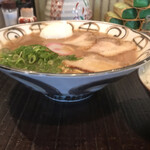 丸田屋 - 料理写真:器はイマドキの「すり鉢」だが量は多い。