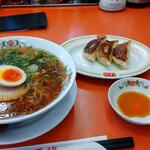 餃子の王将 - しょうゆラーメンと餃子(ジャストサイズ)