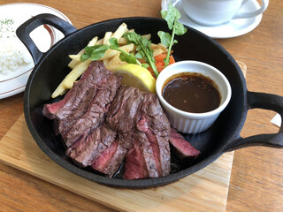 Cafe＆BarbecueDiner PUBLIE - 厚切りテンダーステーキ