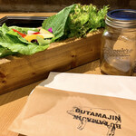韓国豚焼肉専門店 BUTAMAJIN - サラダ